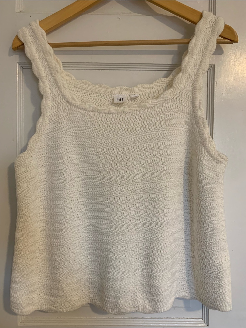 GAP | Scalloped Cream Knit Tank Top / Vest